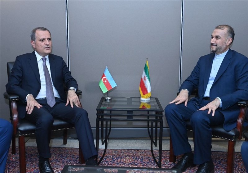 گفتگوی وزرای خارجه ایران و آذربایجان در خصوص مناسبات سیاسی، اقتصادی و کنسولی