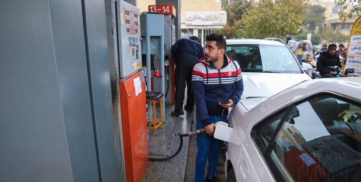 وزیر کشور افزایش و سه‌نرخی شدن قیمت بنزین را تکذیب کرد