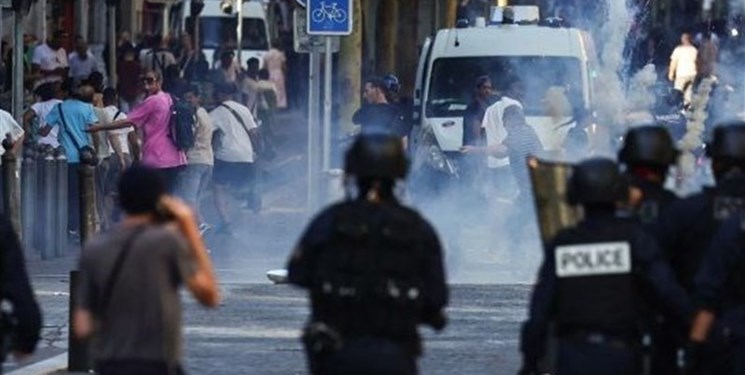 شورش‌های خیابانی سینماهای فرانسه را تعطیل کرد