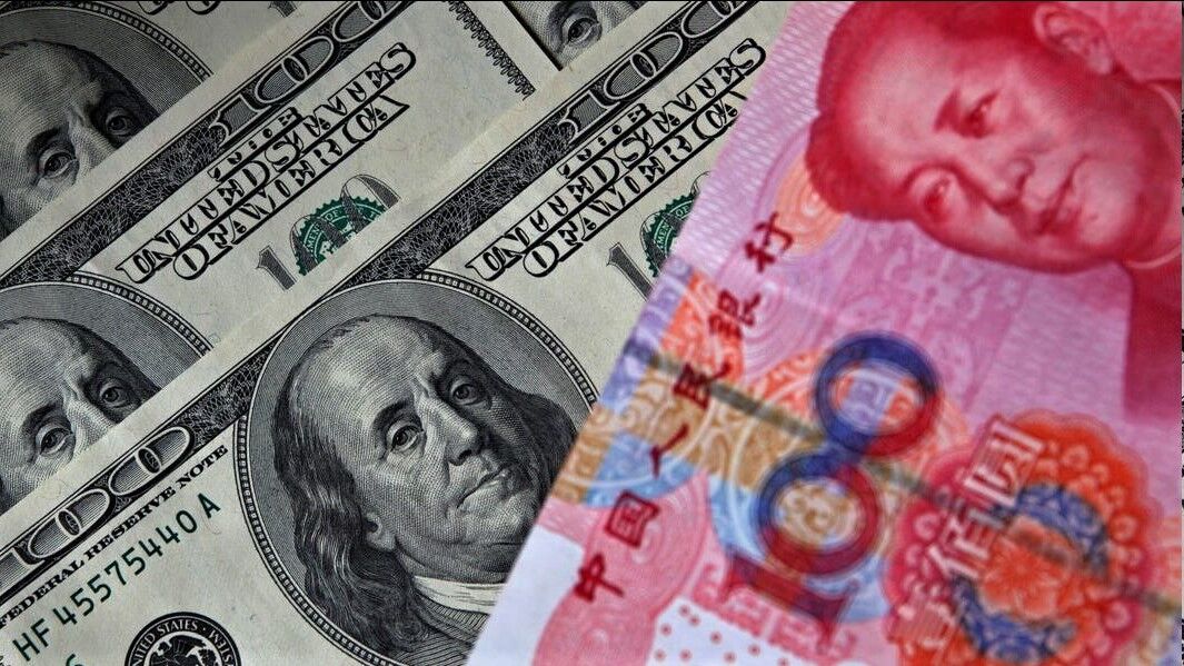 یوان در تعقیب دلار