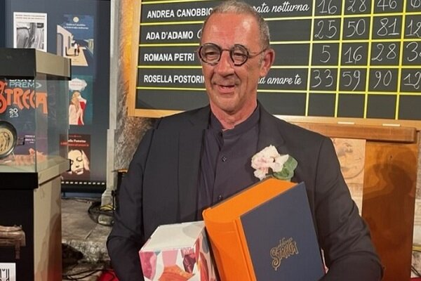 جایزه بهترین کتاب سال ایتالیا به نویسنده تازه‌درگذشته رسید